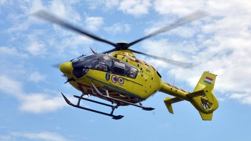 Súlyos baleset történt a Bakony szívében, ahol a mentőhelikopter érkezése is szükségessé vált.