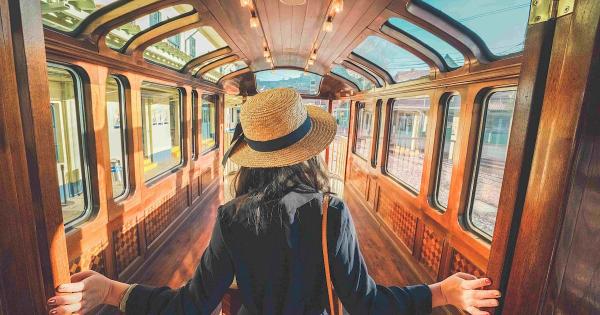 Fedezd fel az utazás új dimenzióit: 5 lenyűgöző luxusvonatút, amelyek túlszárnyalják az Orient Expressz varázsát!

1. **Az Arany Híd vonat** – Ez a mesés vonatút a lenyűgöző Kaukázus hegyvidékein kanyarog, ahol a táj változatos és festői. Az utazás során 