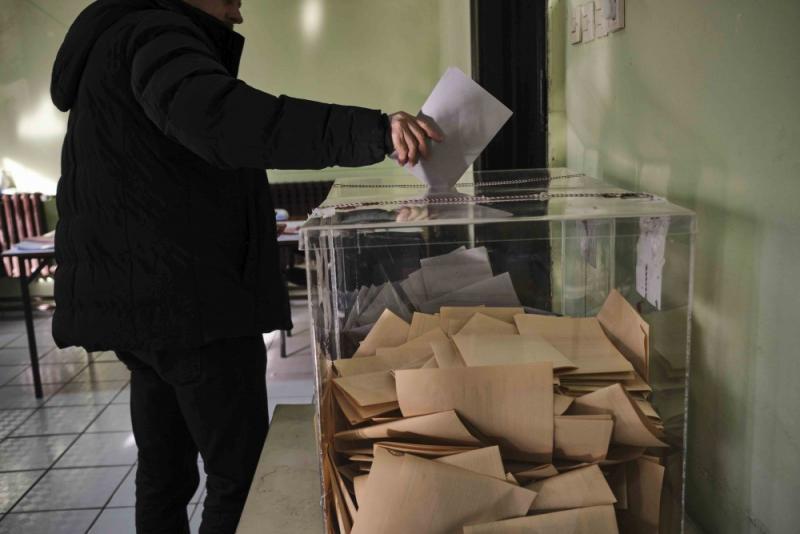 A haladó politikai erők lenyűgöző összeget fektettek be kampánytevékenységükbe Kosjerić és Zaječar városában.