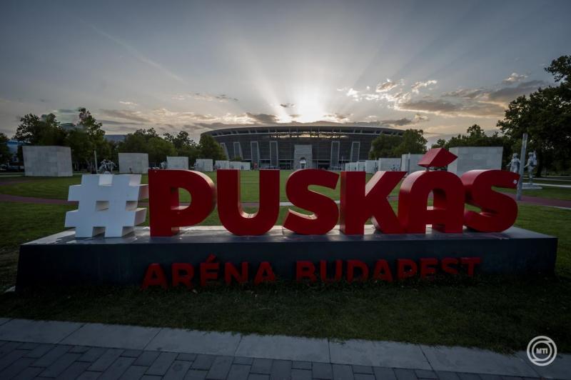 Schmidt Ádám örömmel nyilatkozott arról, hogy a Puskás Aréna adhat otthont a Bajnokok Ligája döntőjének, ami nemcsak óriási elismerést jelent, hanem újabb fontos lépést is a magyar labdarúgás fejlődésében. Ez a rendezvény lehetőséget teremt arra, hogy a v