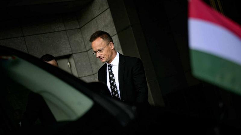Szijjártó Péter felfedte, mi az, ami hátráltat minket.