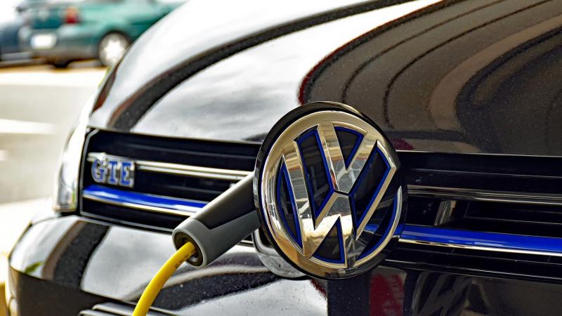 A Volkswagen hivatalosan is figyelmeztetett: a vámok okozta bizonytalanság új kihívások elé állítják a vállalatot.