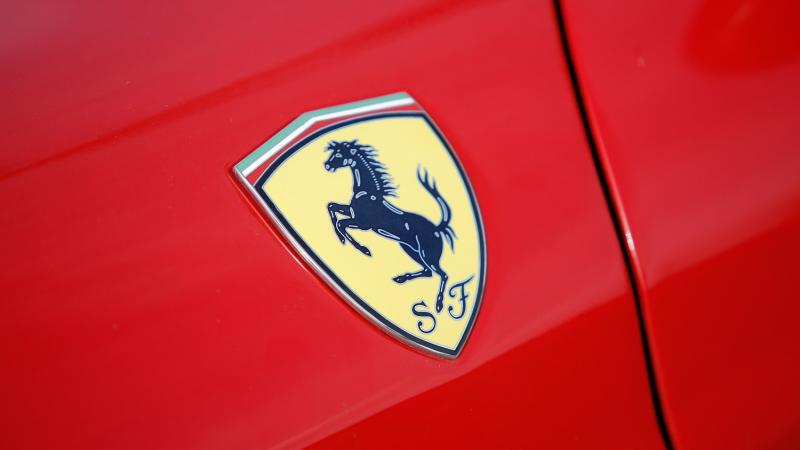 Kínából érkező meglepetés csapás érte a Ferrarit.