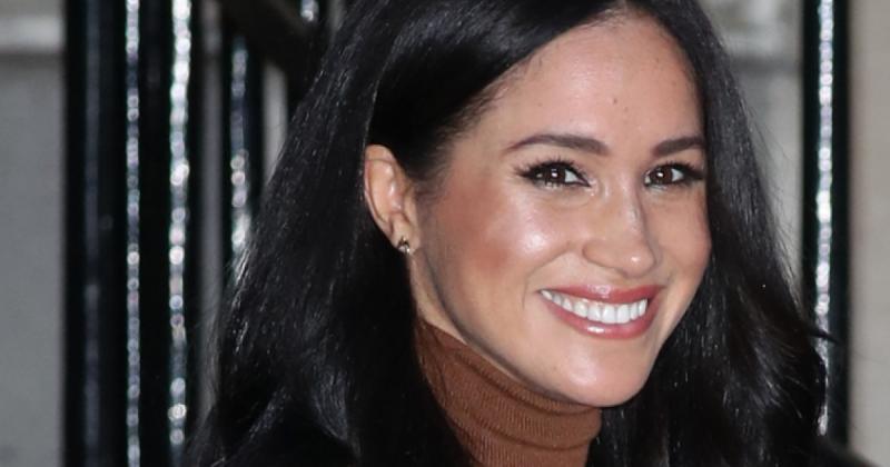 Meghan Markle testhez simuló farmerruhájának népszerűsége most mindenkit elbűvöl: a hercegné egy igazi szezonális kedvencet választott magának.