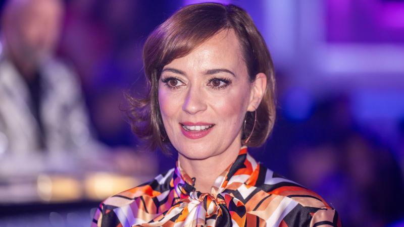 Farkasházi Réka szívfacsaró, mély érzésekkel teli vallomása igazi érzelmi utazásra hívja a hallgatókat. Szavain keresztül egy olyan világba kalauzol, ahol a fájdalom és a remény keveredik, és ahol a legbelsőbb érzéseink kerülnek a középpontba. Az őszinte 