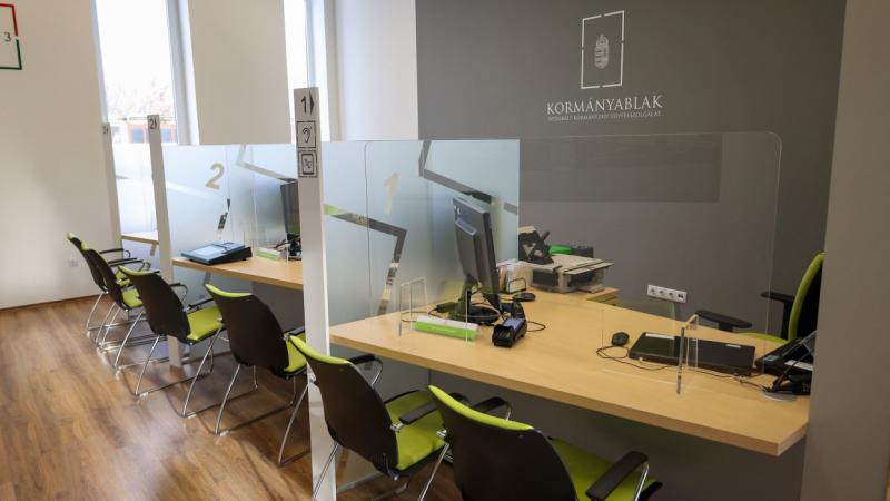 A kormány rendkívüli intézkedést hozott, amely jelentős béremelést eredményez: ez a lépés számos magyar munkavállalót érint. - Pénzcentrum
