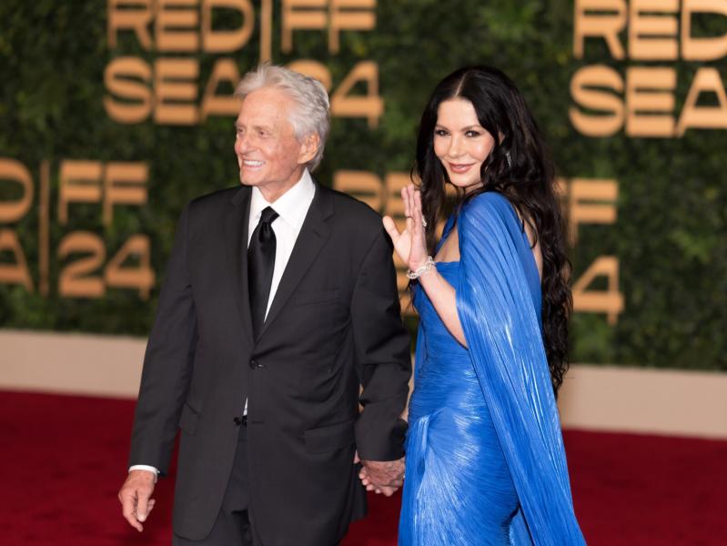 Meg fogsz lepődni, amikor meglátod, hogy néz ki Catherine Zeta-Jones és Michael Douglas 25 éves fia – biztos, hogy nem ezt képzelted volna! | szmo.hu