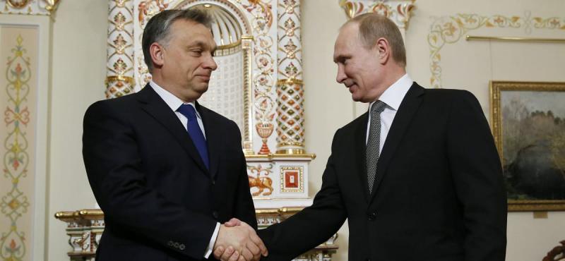 Orbán Viktor kifejtette, miért nem tekinthető Putyin bábjának. Az állításai alapján hangsúlyozta, hogy Magyarország független politikai döntéseket hoz, és nem engedi, hogy más országok befolyásolják a nemzeti érdekeit. Ezzel a megnyilvánulással szeretné m