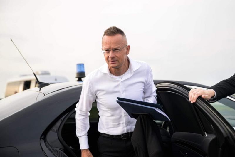 Munkács városát ért rakétatámadás: Szijjártó Péter különleges üzenetet intézett a közvéleményhez.