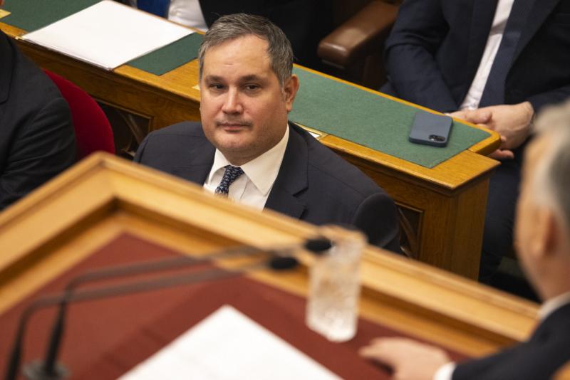 Nagy Márton határozottan cáfolta a leváltásával kapcsolatos pletykákat, és úgy véli, hogy ezek csupán alaptalan híresztelések.