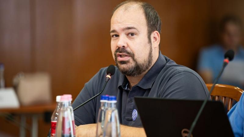 Rózsa András: Szeretném felhívni a figyelmet a sürgető problémákra

A világunk tele van kihívásokkal, és itt az ideje, hogy komolyan foglalkozzunk velük. Az idő sürget, és el kell kezdenünk tudatosan cselekedni. A figyelmeztetések nem légből kapottak, han