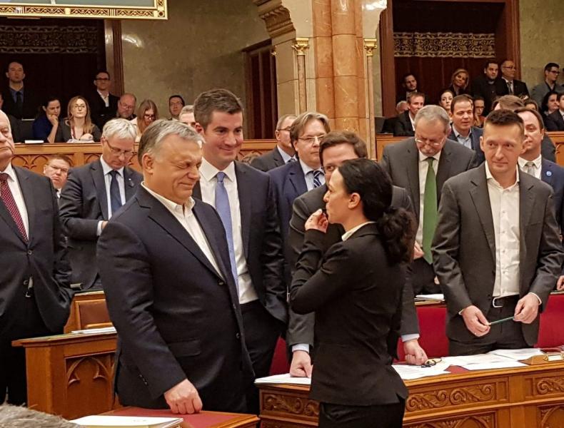 Szabó Tímea a strasbourgi bíróságon győzelmet aratott a rabszolgatörvény ügyében, míg a marionettbábus pert sajnos elveszítette.