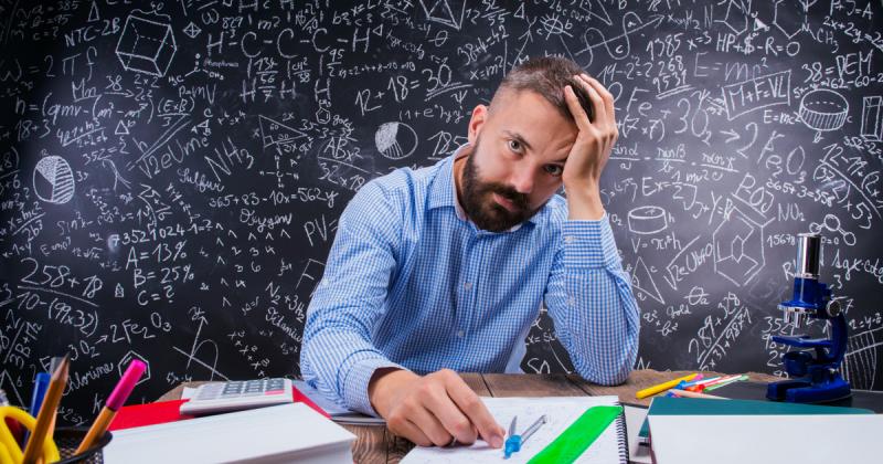 Persze, itt van 10 kifejezés, amit az alacsonyabb IQ-jú emberek gyakran használnak, és amelyek alapján könnyen észlelhetjük őket:

1. **