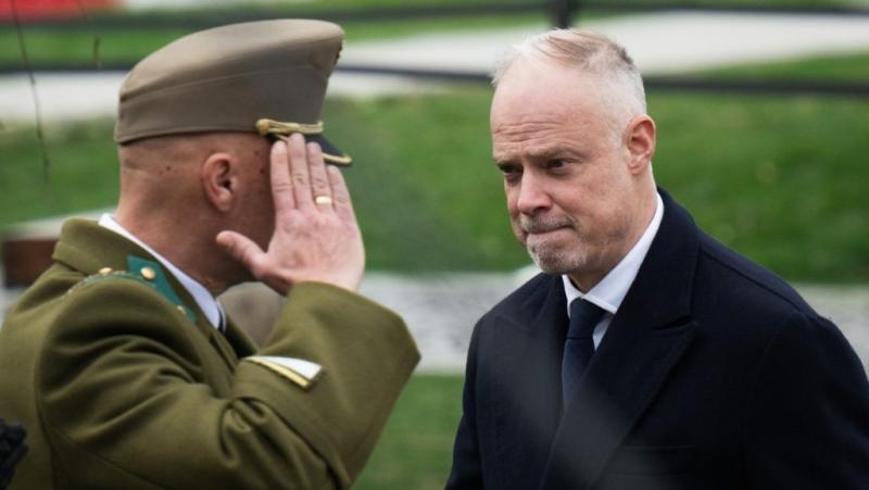 Szalay-Bobrovniczky Kristóf NATO-kompatibilis, megfelelő és folyamatosan fenntartott.