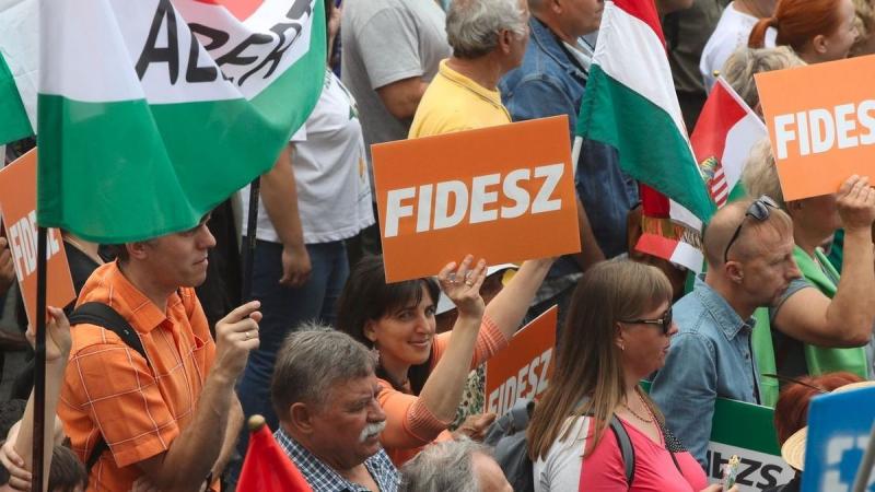 Most érkezett meg a felmérés eredménye, és a Fidesz jelenleg fél évvel a választások előtt vezet az előrejelzések szerint.