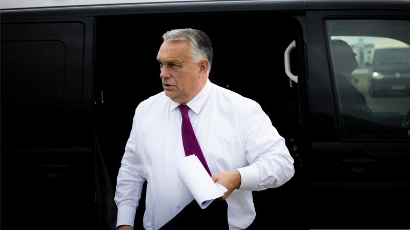 Orbán Viktor Sarm es-Sejkbe látogat, ahol részt vesz a Közel-Keleti Békemegállapodás ünnepélyes aláírási ceremóniáján.