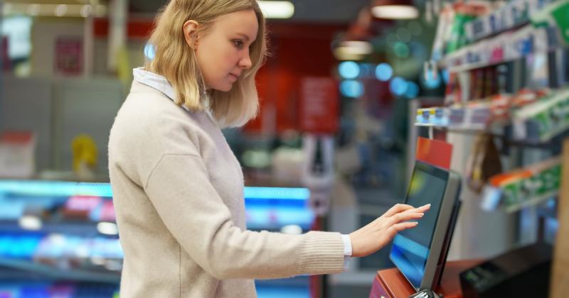 Egy különleges átalakulás indult el az egyik hazai szupermarketláncban, amelyet a vásárlók először alig tudtak felfogni.