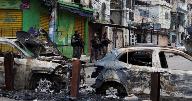 Vérontás Rióban: Legalább 64 életet követelt a város történetének legnagyobb rendőrségi akciója.